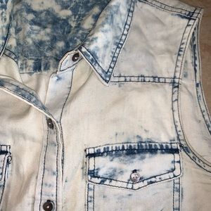 Gianni Bini Tops - Gianni Bini Denim Button Up Tank Top Gianni Bini Tops - Gianni Bini Denim Button Up Tank Top